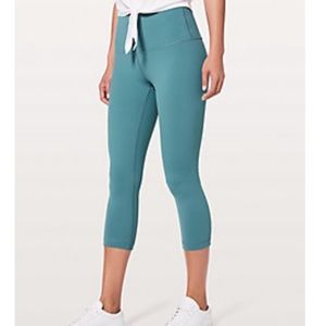 Winder Under Crop High Rise Full on Luon Size 6